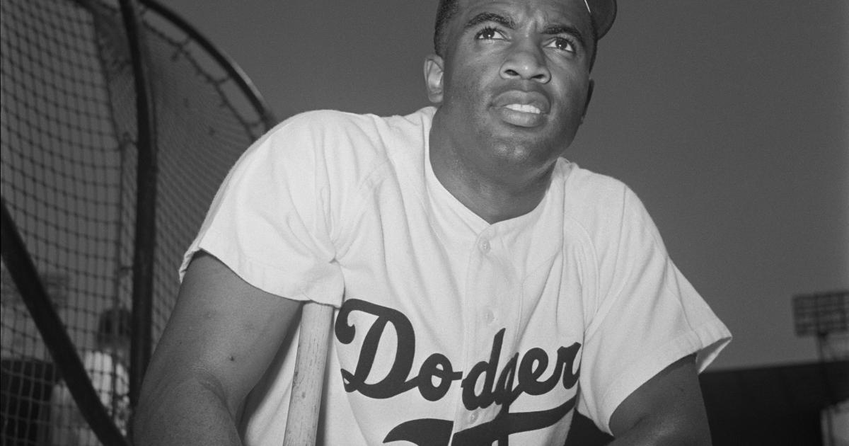 Jackie Robinson.jpg?itok=sfdOWB63